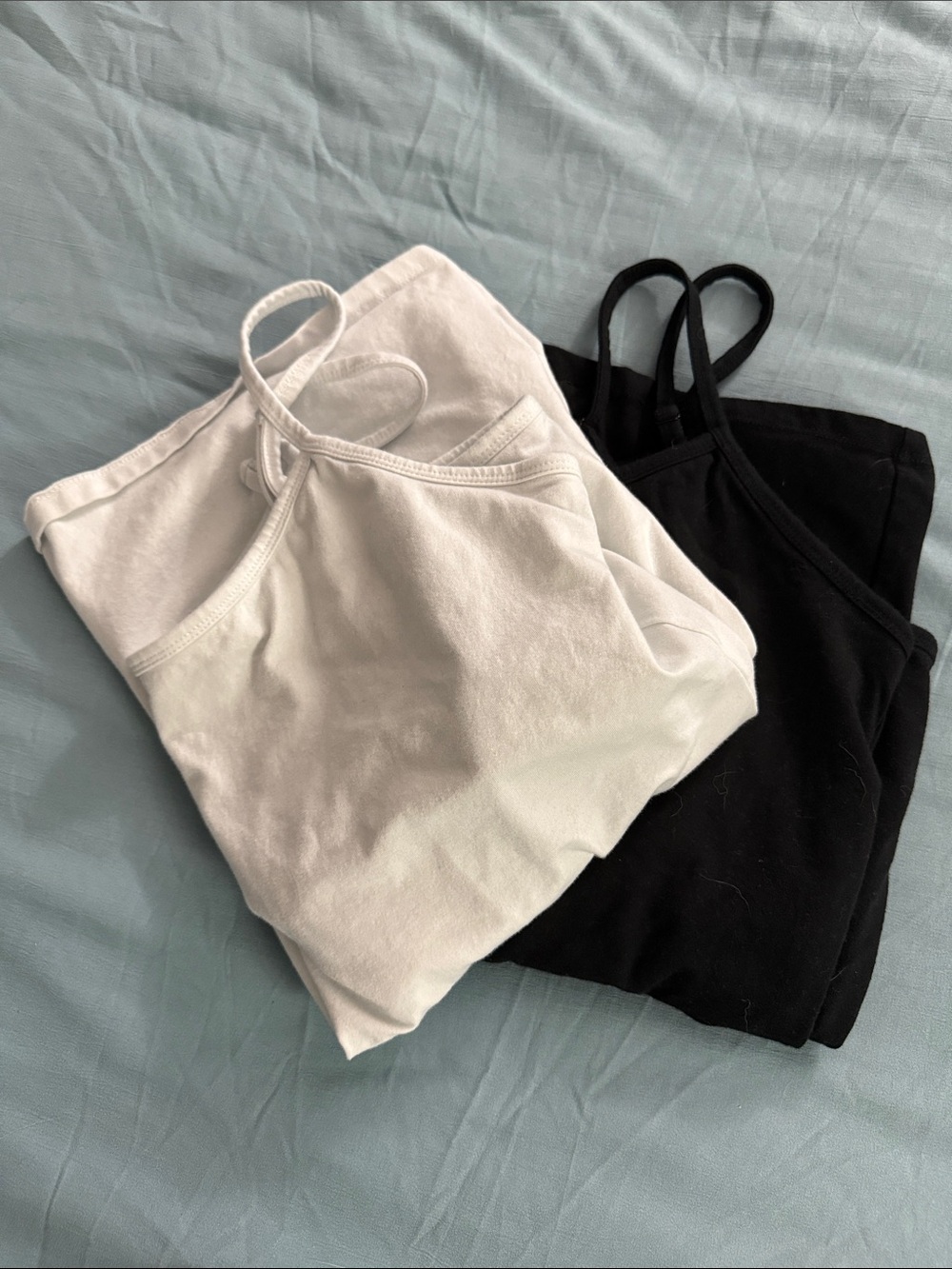 torrid 2 pack Adjustable Strap Tank Tops black & white, shelf bra